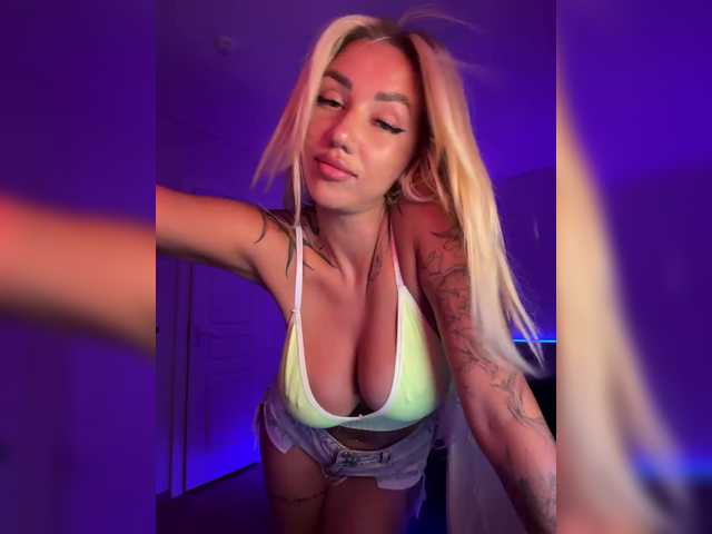 -AmazingBlonde- live cam on BongaCams