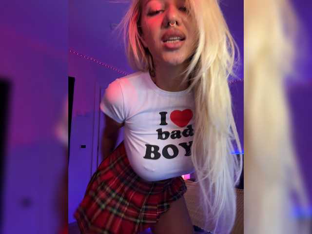 -AmazingBlonde-