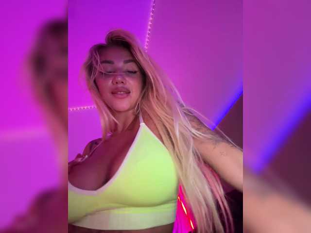 -AmazingBlonde-