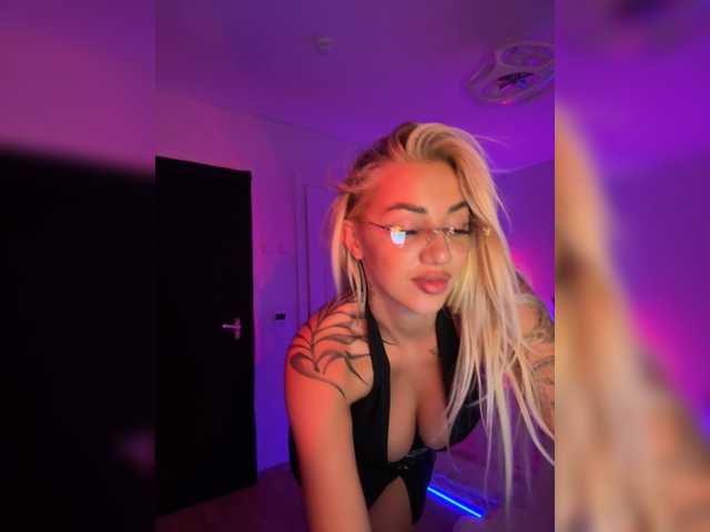 -AmazingBlonde- live webcam show