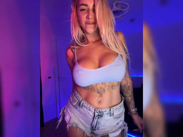 -AmazingBlonde-