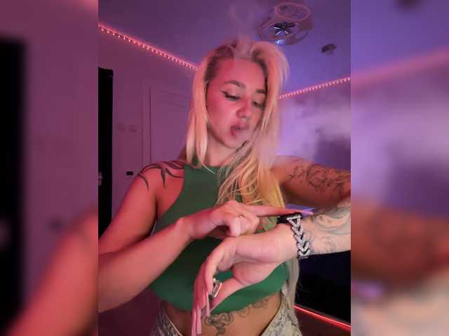 -AmazingBlonde-