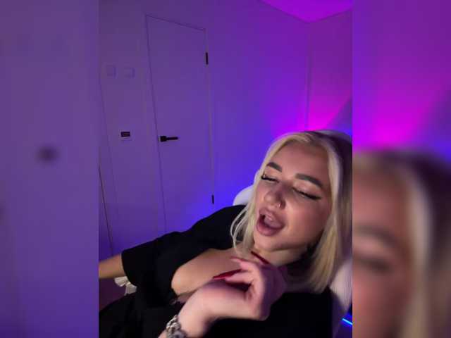 -AmazingBlonde- live cam on BongaCams