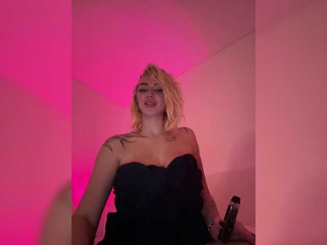 -AmazingBlonde- live cam on BongaCams