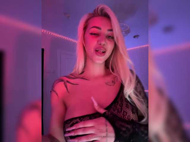 -AmazingBlonde-