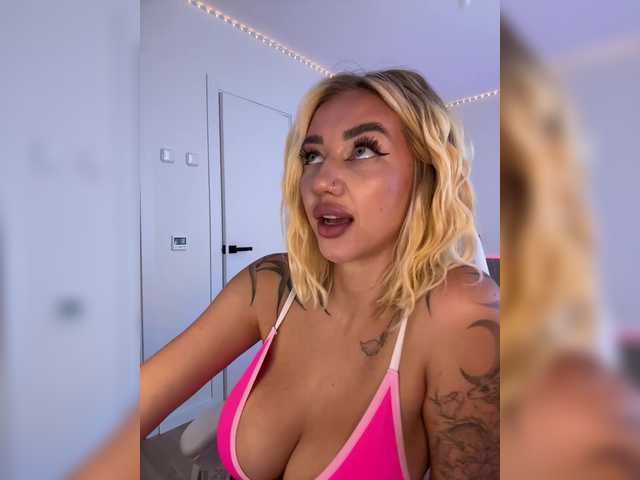 -AmazingBlonde-