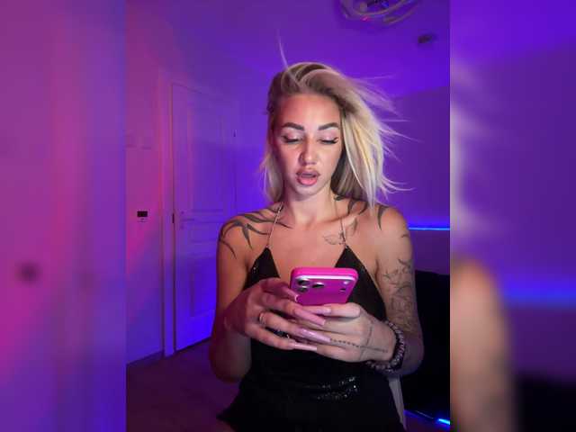-AmazingBlonde-
