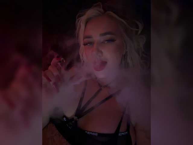 -AmazingBlonde-