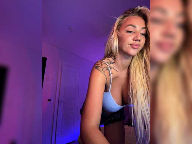 -AmazingBlonde-