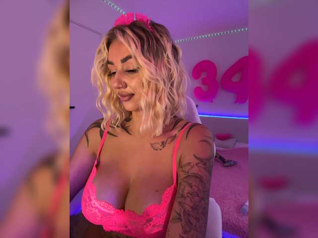 -AmazingBlonde-