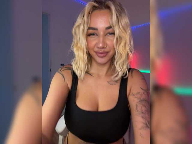 -AmazingBlonde-
