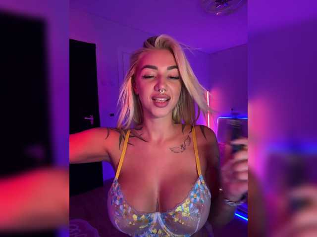 -AmazingBlonde- live cam on BongaCams