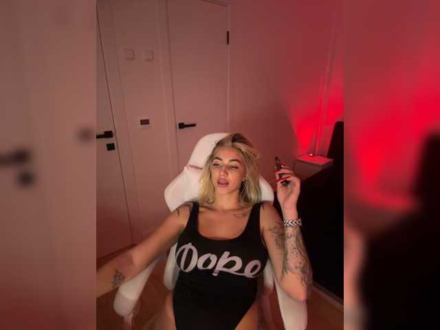 -AmazingBlonde- live cam on BongaCams