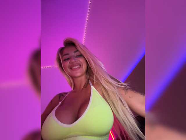-AmazingBlonde-
