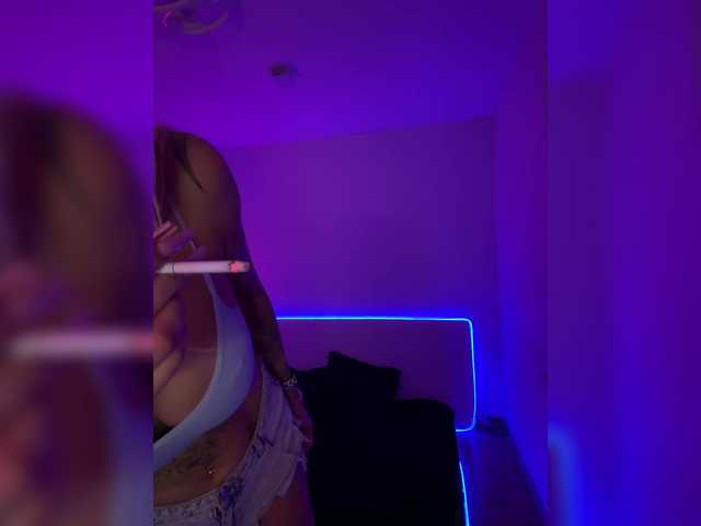 -AmazingBlonde-