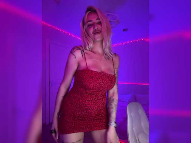 -AmazingBlonde-