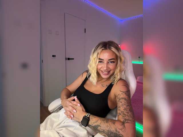 -AmazingBlonde-