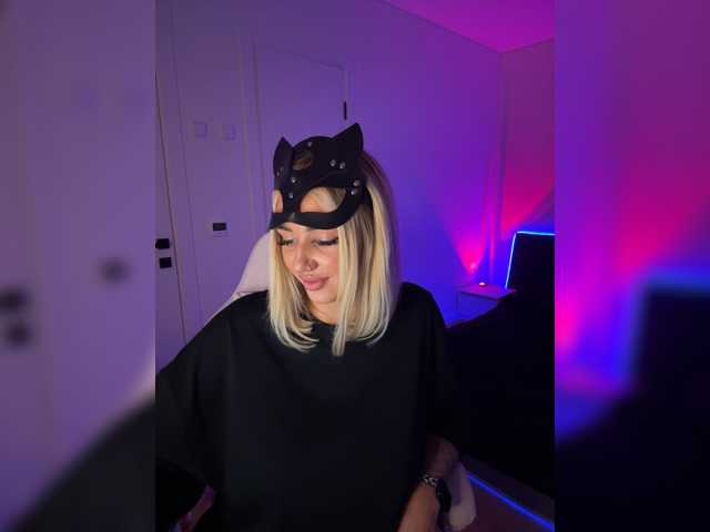 -AmazingBlonde- live cam on BongaCams