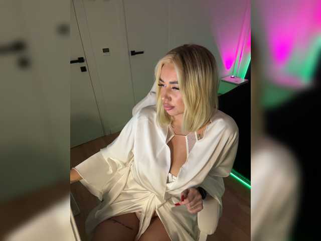 -AmazingBlonde- live cam on BongaCams