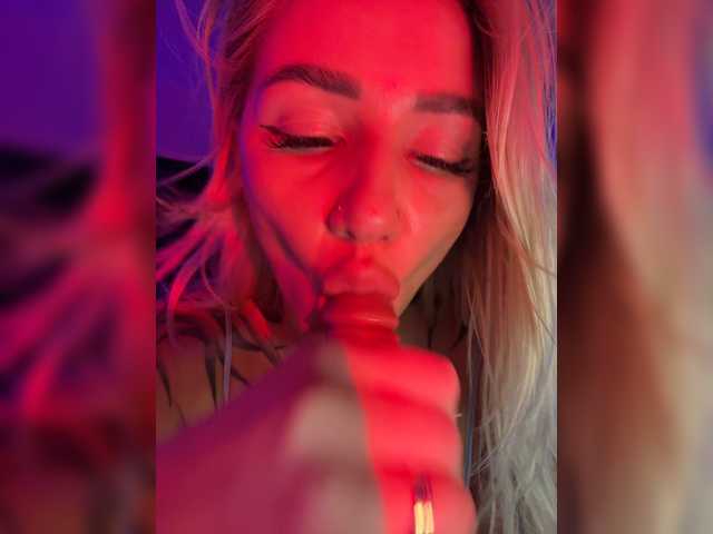 -AmazingBlonde-