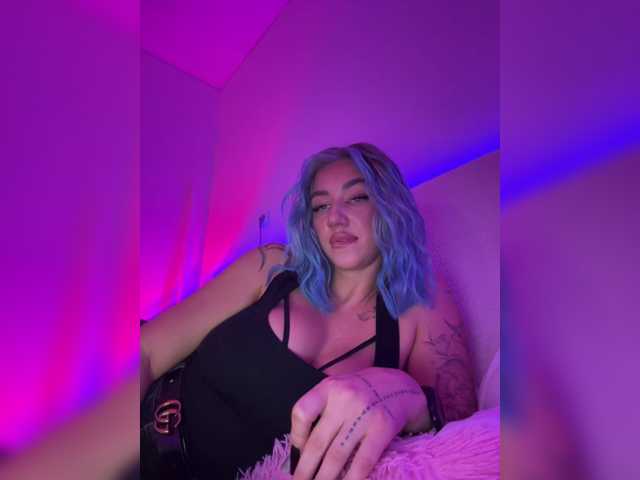-AmazingBlonde-