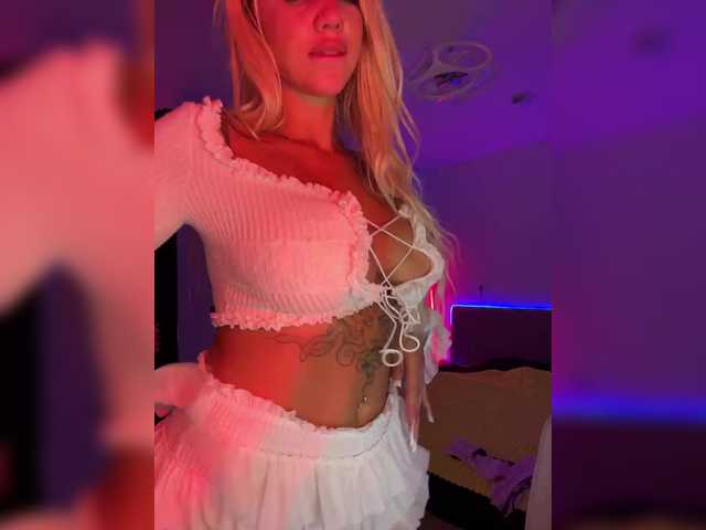-AmazingBlonde-