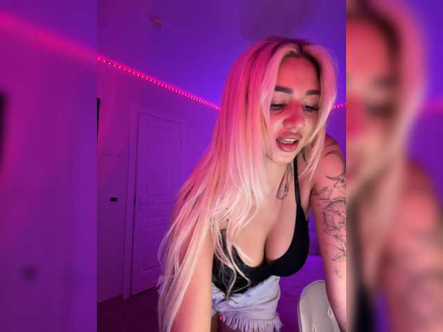 -AmazingBlonde-