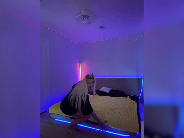 -AmazingBlonde-