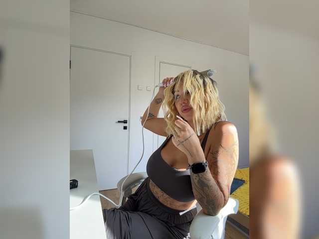 -AmazingBlonde-