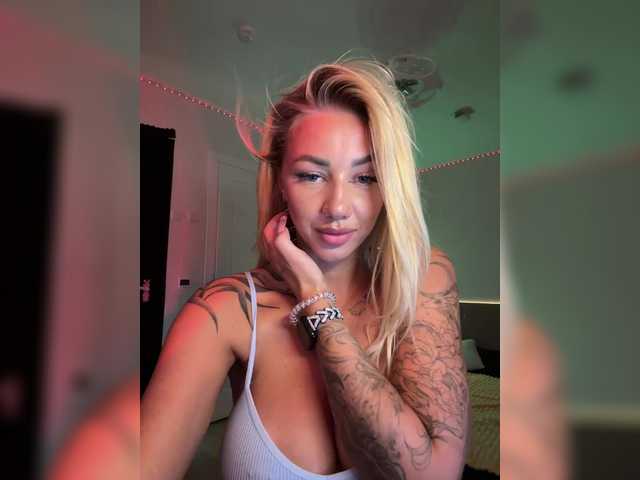 -AmazingBlonde-