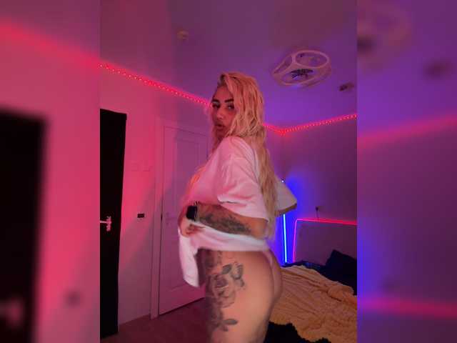 -AmazingBlonde-