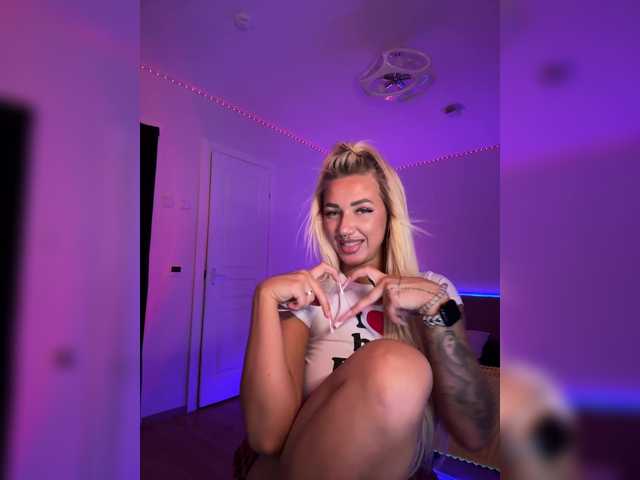 -AmazingBlonde- live cam on BongaCams