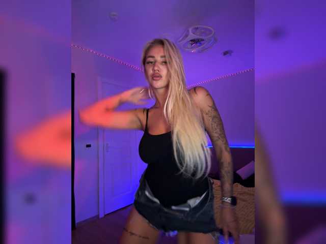 -AmazingBlonde-