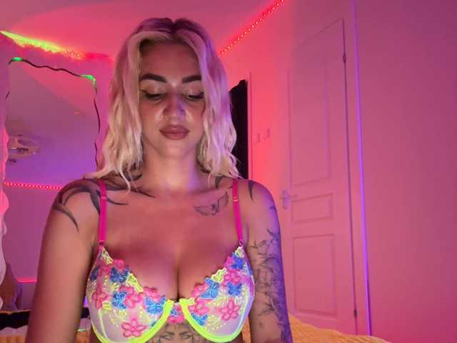 -AmazingBlonde-