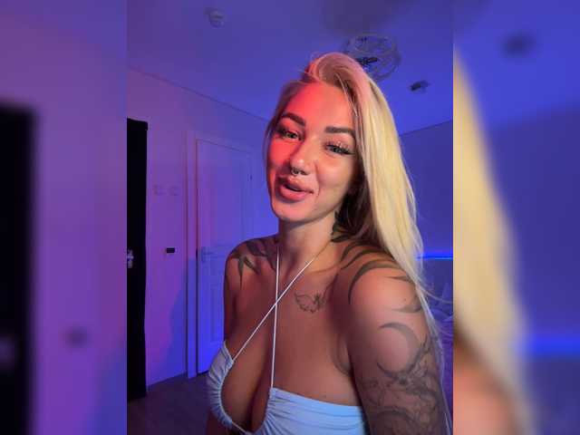 -AmazingBlonde- live cam on BongaCams