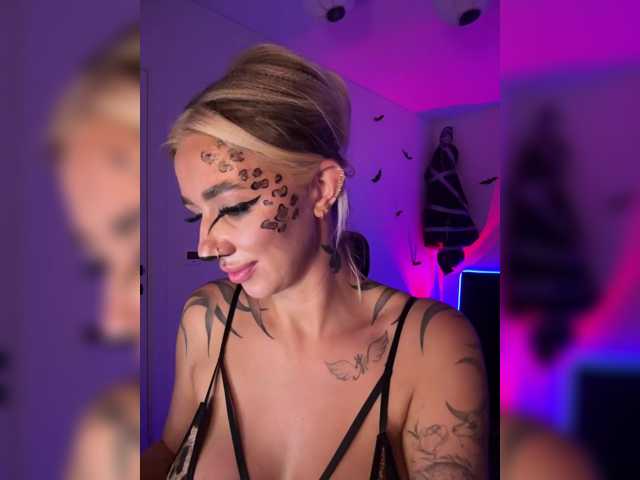 -AmazingBlonde-