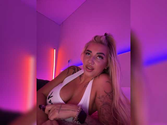 -amazingblonde- online
