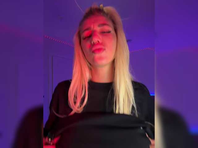 -AmazingBlonde- live cam on BongaCams