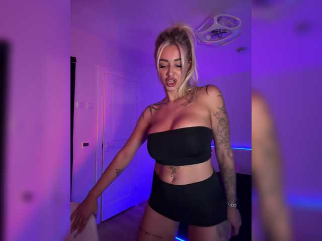 -AmazingBlonde-