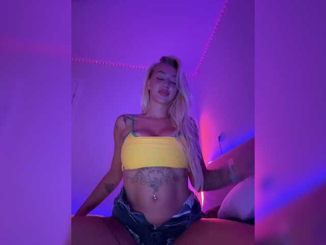 -AmazingBlonde-