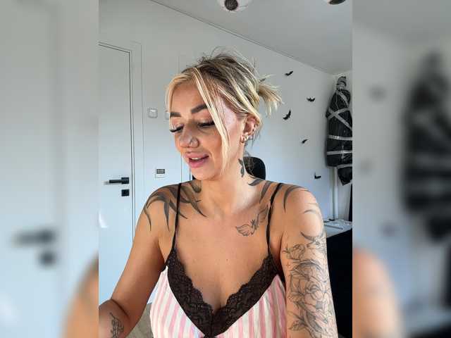 -AmazingBlonde-
