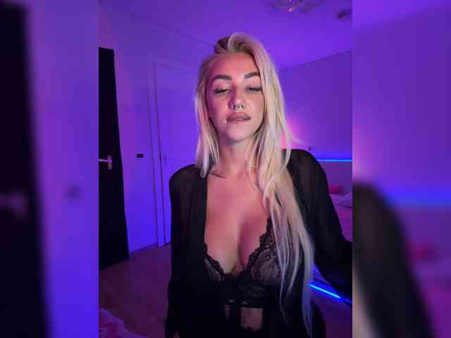 -AmazingBlonde- webcam