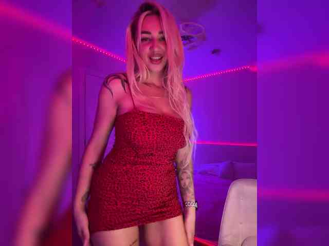 -AmazingBlonde- webcam