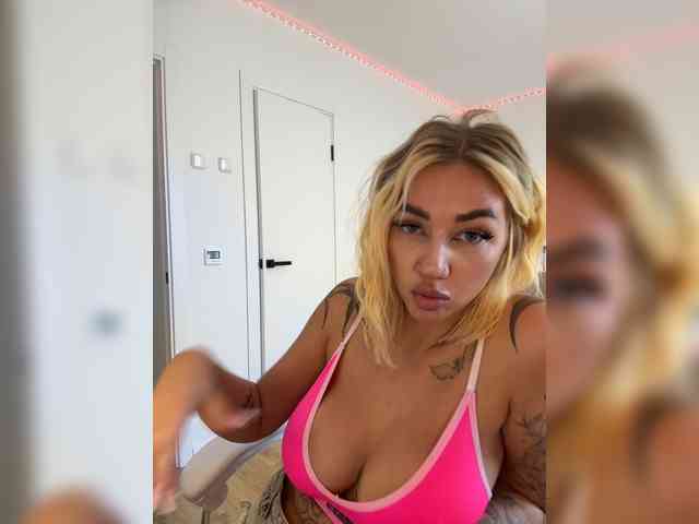 -AmazingBlonde-