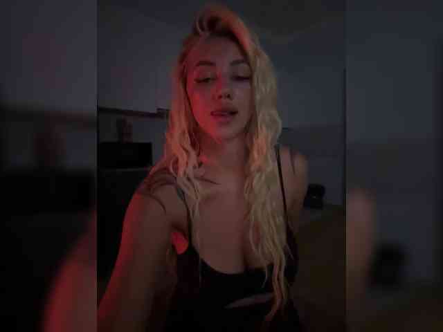 -AmazingBlonde- webcam