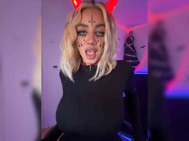 -AmazingBlonde-