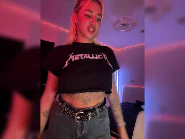-AmazingBlonde- webcam