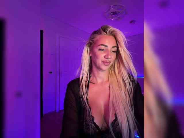 -AmazingBlonde- webcam