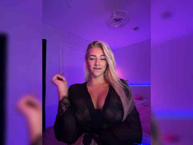 -AmazingBlonde- webcam