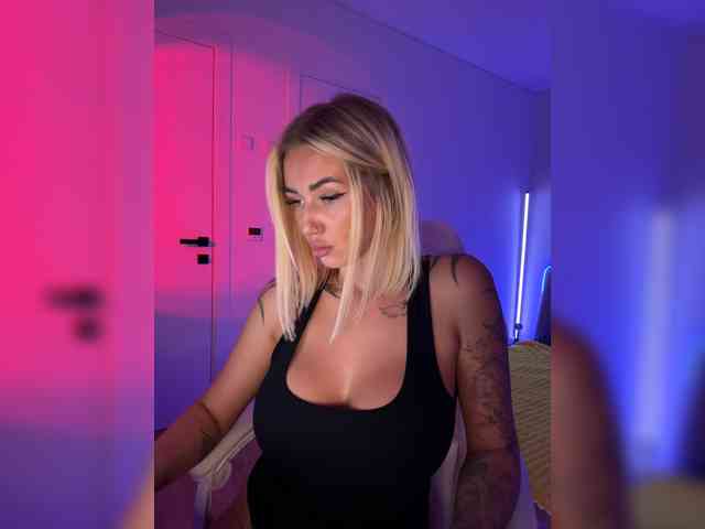 -AmazingBlonde- webcam